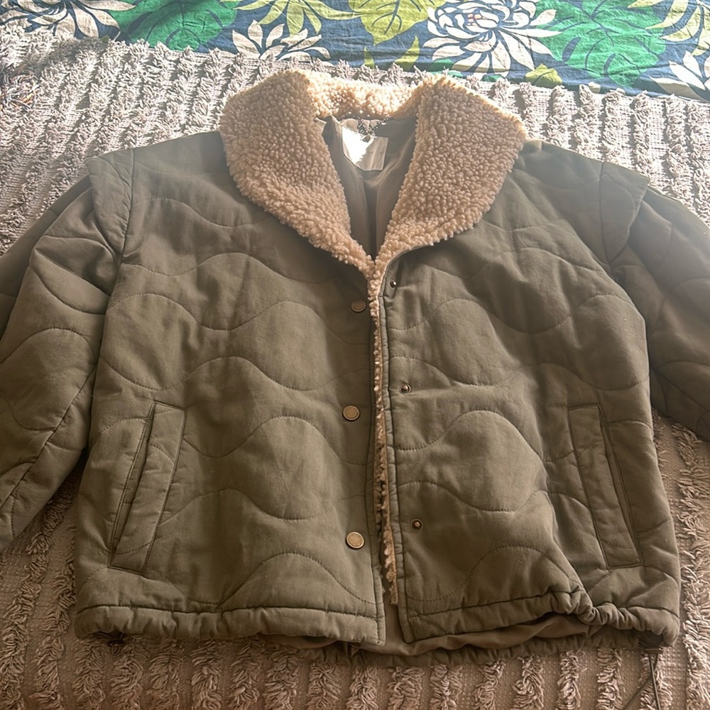 Lucky brand, olive green quilted jacket with fleece collar, size medium